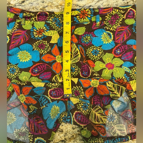 Arizona Girls Plus Size 18 1/2 Shorts Brown Multicolored Floral - Picture 6 of 7